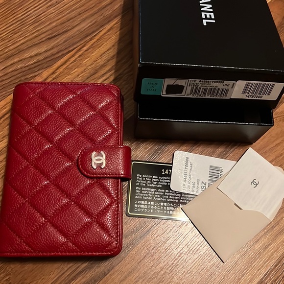 Chanel L-Zip Wallet - Picture 1 of 8